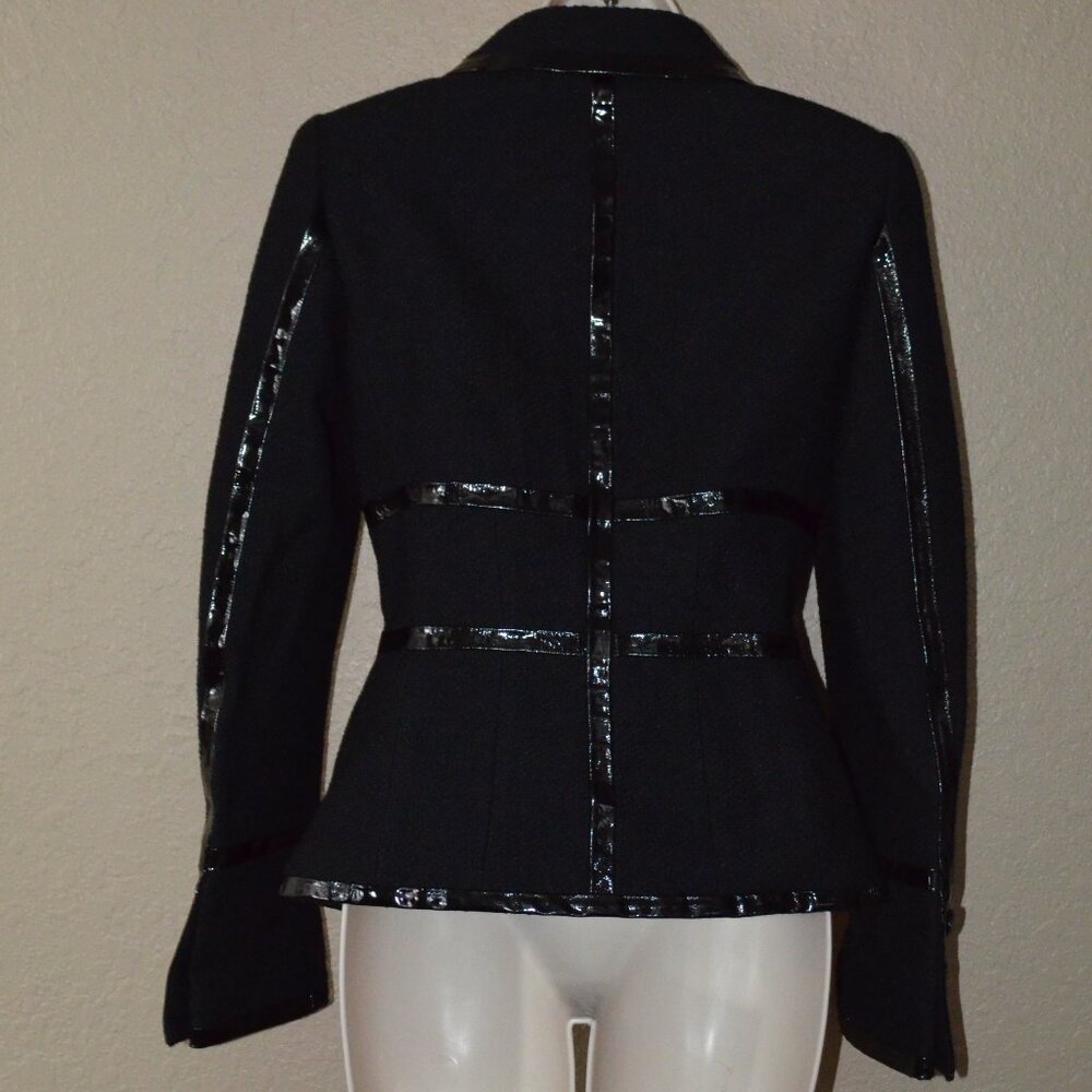 Sz 34 0 Escada Black Textured Patent Leather Trim Detail Skirt Blazer Suit Set - Picture 9 of 14
